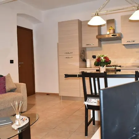 A Casa Di Rosi 2 *
